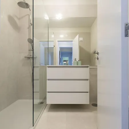 Lovelystay Family Space *