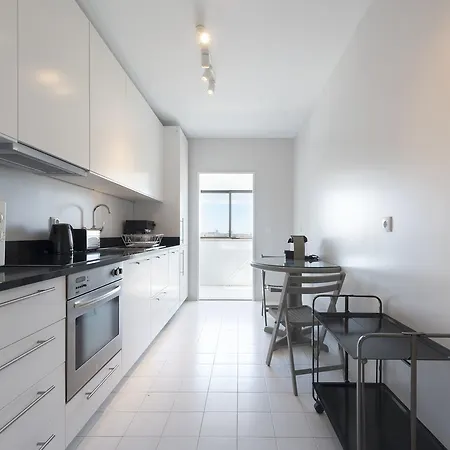 Apartment Lovelystay Family Space Porto